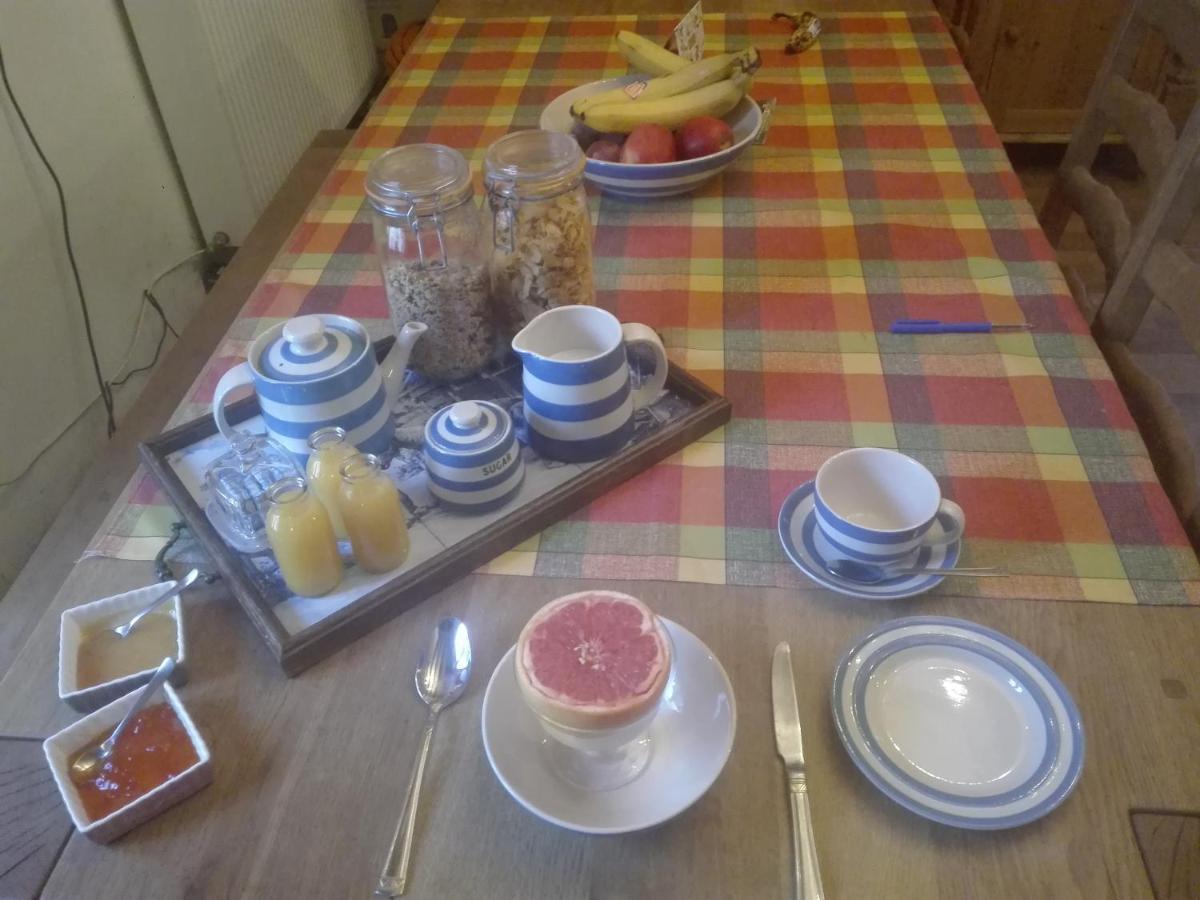 L'Esquilon Chambre D'Hote Bed & Breakfast Thiat Bagian luar foto
